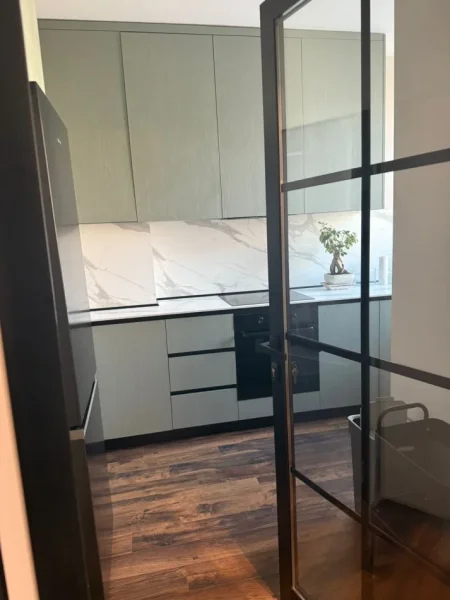 Tirane, shes apartament 2+1+Ballkon Kati 5, 121 m² 290.000 € (Kompleksi Delijorgji)