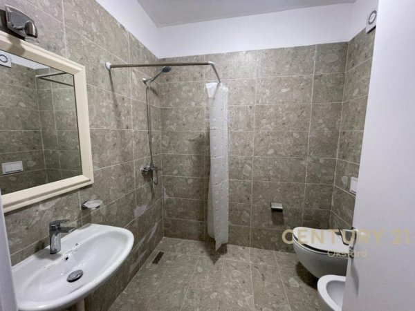 Tirane, jepet me qera apartament 1+1 Kati 3, 56 m² 400 € 