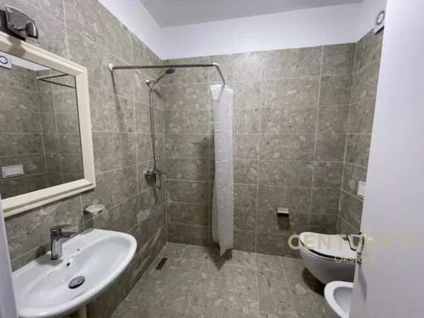 Tirane, jepet me qera apartament 1+1 Kati 3, 56 m² 400 € 