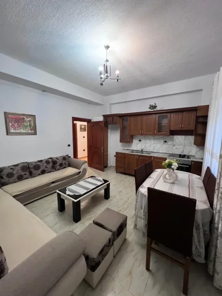 Tirane, jepet me qera apartament 2+1 Kati 1, 85 m² 500 € (Selite.)