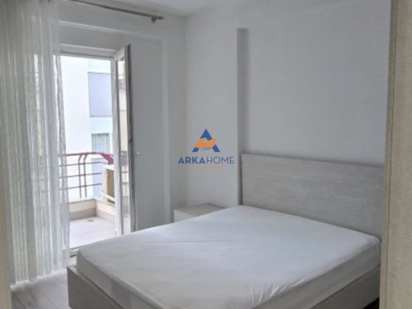 Tirane, jepet me qera apartament 2+1+Ballkon Kati 3, 82 m² 630 € 