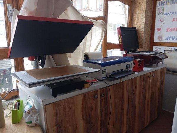 Pogradec, shes Shitet Biznes I Kompletuar Studio Stampime ,Printime ,Foto. 12.000 €