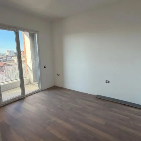 Tirane, shitet apartament Kati 5, 90 m² 112.500 € (paskuqan)