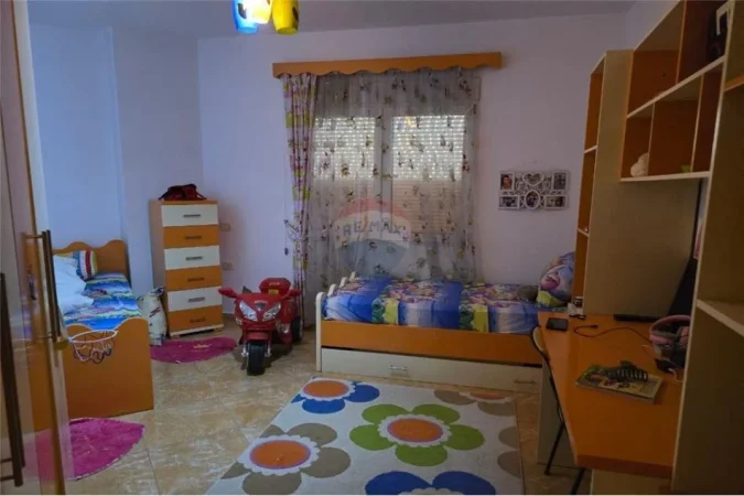 Vlore, jepet me qera apartament 2+1 , 120 m² 550 € (Blv. Ismail Qemali,Vlore)