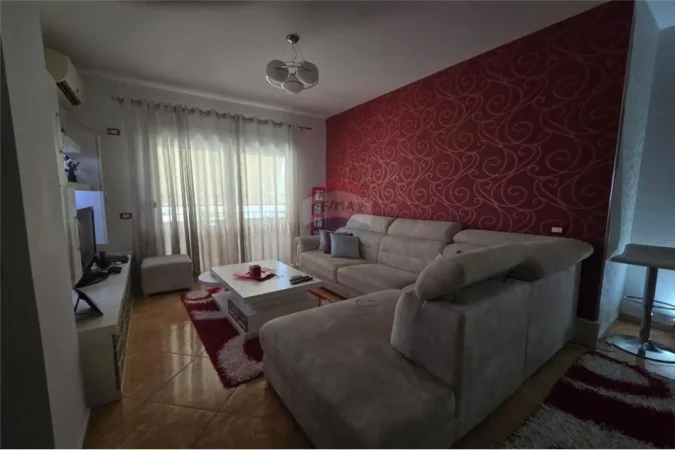 Vlore, jepet me qera apartament 2+1 , 120 m² 550 € (Blv. Ismail Qemali,Vlore)