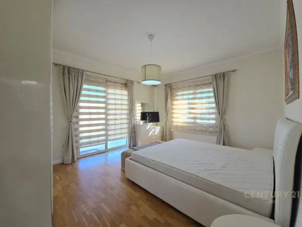 Tirane, shitet apartament+verande | Penthouse 2+1+Aneks+Ballkon Kati 6, 174 m² 290.000 € 