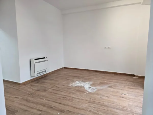 Tirane, jap me qera ambjent biznesi Kati 2, 320 m² 3.000 € (Garden Building)
