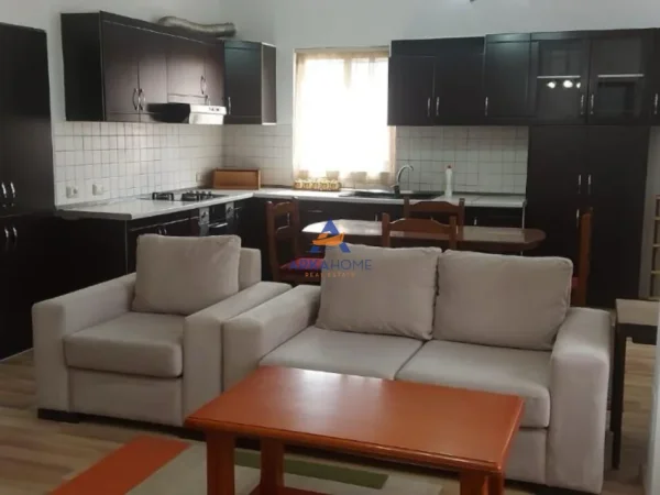 Tirane, shitet shtepi 1 Katshe Kati 1, 245 m² 185.000 € 