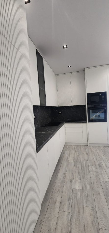 Shqiperi, jap me qera apartament 2+1 , 121 m² 1.250 € (KOMPLEKSI DELIJORGJI)