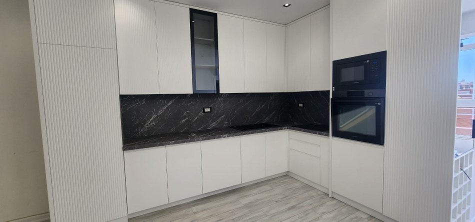 Shqiperi, jap me qera apartament 2+1 , 121 m² 1.250 € (KOMPLEKSI DELIJORGJI)