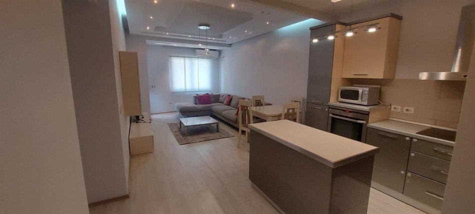 Tirane, jepet me qera apartament 2+1+Ballkon Kati 7, 82 m² 500 € (ASTIR)