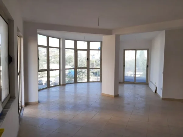 Tirane, shitet apartament 2+1 Kati 2, 195.000 € 