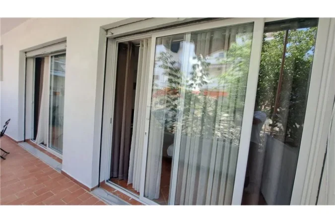 Vlore, jepet me qera apartament 3+1 , 113 m² 400 €