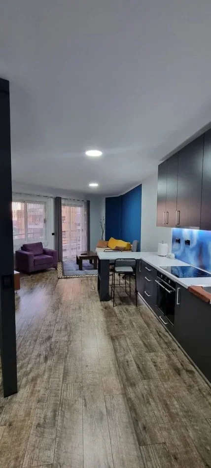Tirane, shitet apartament 2+1 Kati 4, 210.000 € 