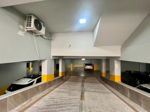 Tirane, jepet me qera garazh | post parkimi Kati -1, 12 m² 100 € (Rruga Tefta Tashko Koco)