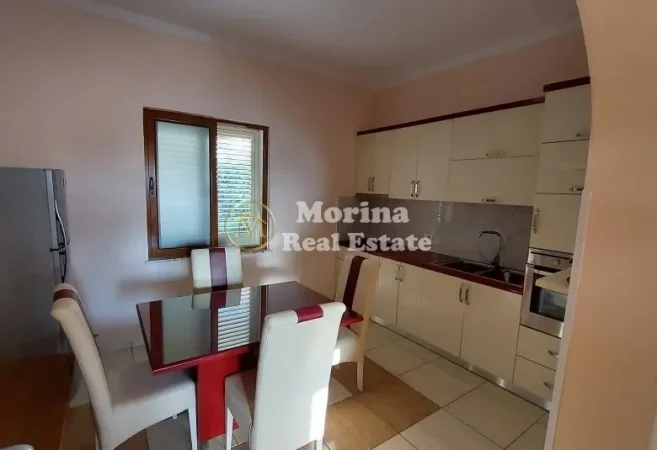 Tirane, shitet Vile 3+1 , 169 m² 360.500 € (Fresku)