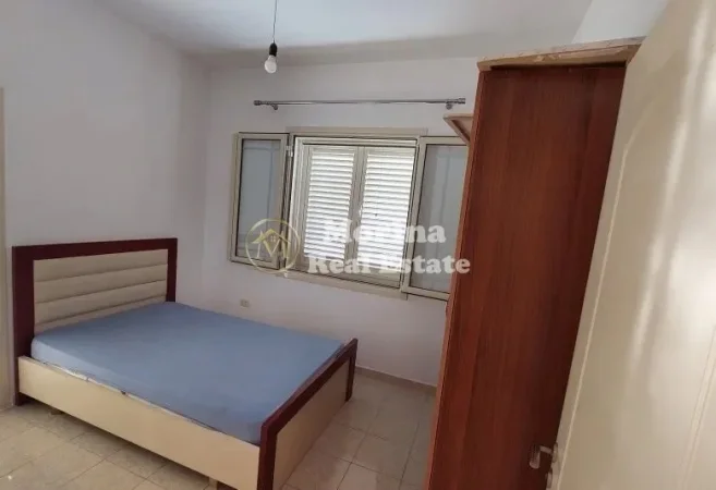 Tirane, shitet Vile 3+1 , 169 m² 360.500 € (Fresku)