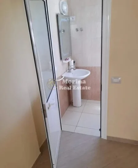 Tirane, shitet ambjent biznesi Kati 0, 44 m² 117.425 € (Vasil Shanto)