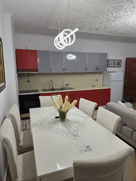 TIRANE, jap me qera apartament 2+1+Aneks+Ballkon , 700 €