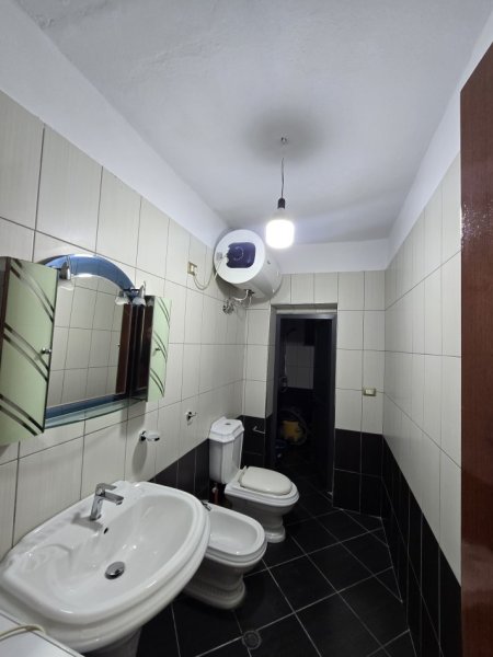 TIRANE, jap me qera apartament 2+1+Aneks+Ballkon , 700 €