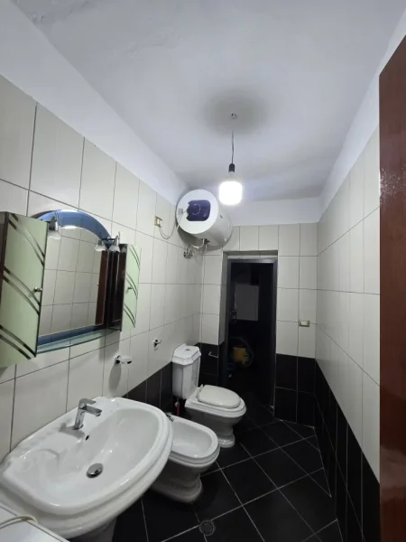 TIRANE, jap me qera apartament 2+1+Aneks+Ballkon , 700 €