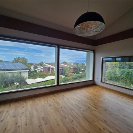 Tirane, shitet Vile 4+1 , 350 m² (Long Hill Residence)