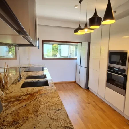 Tirane, shitet Vile 4+1 , 350 m² (Long Hill Residence)