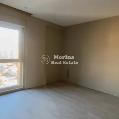 Tirane, jepet me qera apartament 2+1 Kati 8, 110 m² 600 € (Rruga 5 Maji)