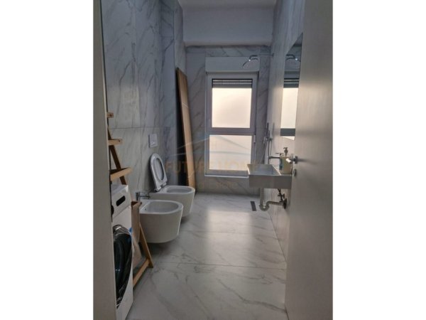 Tirane, jepet me qera apartament 1+1 Kati 7, 60 m² 450 € 