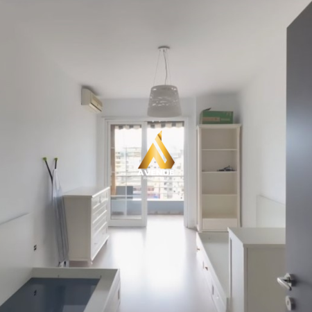 Green and White Minimalist House for Sale Facebook Post - 2025-12-16T134127.436.png