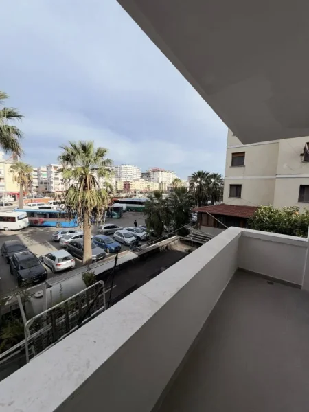 Durres, jepet me qera 1+1+Ballkon Kati 2, ( APARTAMENT ME QERA 1+1+Ballkon Jepet per Biznes +3550692039456 069 378 0684 Çmimi: 350 € Muaj neto Numri i Pronës: Lokacioni: Stacioni Trenit Durres)