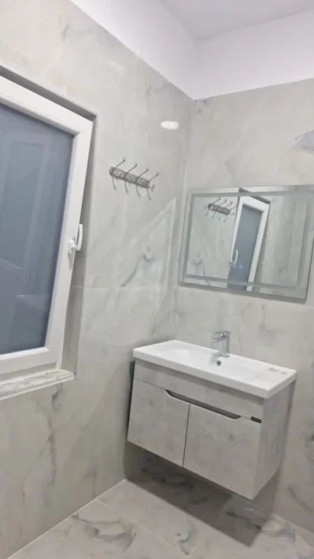 Tirane, jepet me qera shtepi 2+1 Kati 2, 85 m² 500 € (Ali Demi ,Rruga Idriz Dollaku)