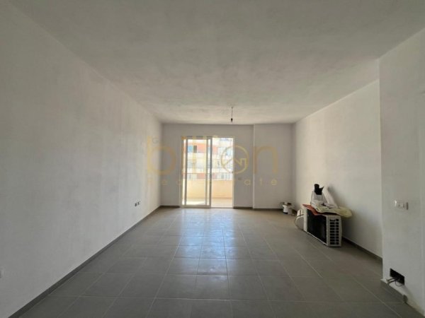 Tirane, shitet apartament 2+1+Ballkon , 110 m² 110.000 € 