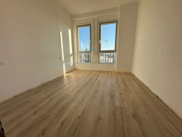 Tirane, shitet apartament 2+1 Kati 7, 82 m² 123.000 € (Rruga 5 Maji, Tiranë)