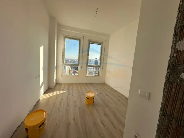 Tirane, shitet apartament 2+1 Kati 7, 82 m² 123.000 € (Rruga 5 Maji, Tiranë)
