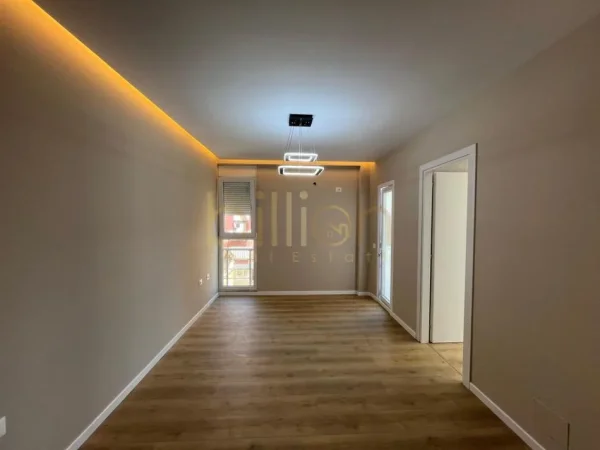 Tirane, shitet apartament 2+1+Ballkon Kati 4, 79 m² 195.000 € 