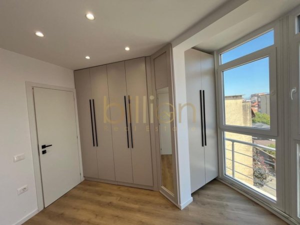 Tirane, shitet apartament 2+1+Ballkon Kati 4, 79 m² 195.000 € 