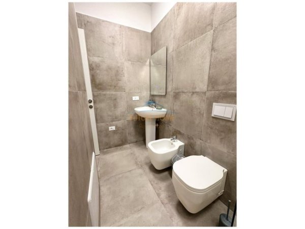 Tirane, jepet me qera apartament 1+1 Kati 2, 90 m² 1.200 € 