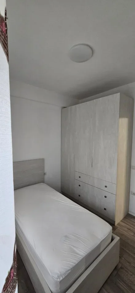 Tirane, jepet me qera apartament 2+1 Kati 3, 82 m² 630 € (liqeni thate)