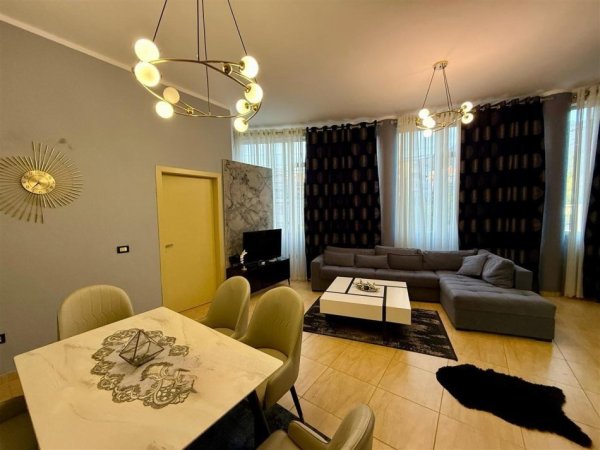 Tirane, shitet apartament 1+1 Kati 1, 58 m² (Rruga "Dlip Topi")