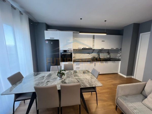 Tirane, jepet me qera apartament 2+1 Kati 6, 75 m² 728 € 