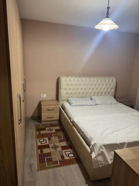 Tirane, jepet me qera apartament 1+1 Kati 2, 49 m² 500 € (laprake)