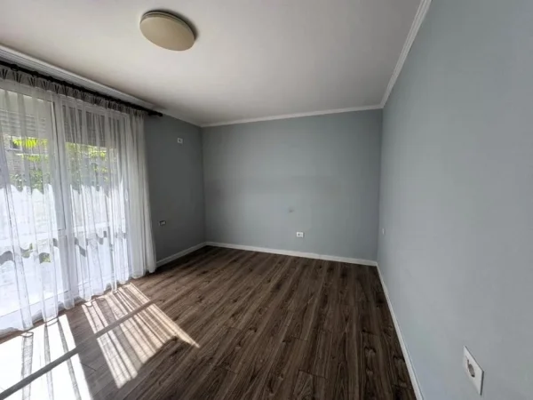 Tirane, shitet apartament 2+1 Kati 2, 71 m² 128.000 € (oxhaku)
