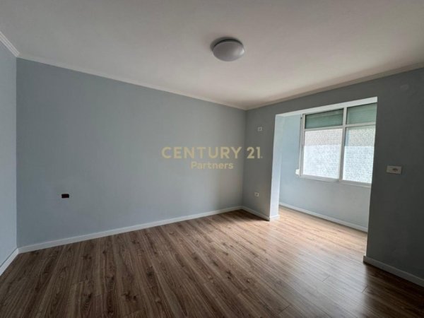 Tirane, shitet apartament 2+1 Kati 2, 71 m² 128.000 € (oxhaku)