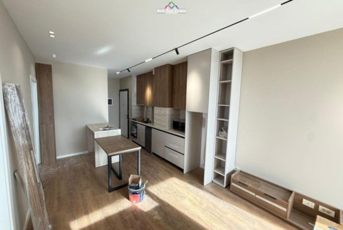 Tirane, jepet me qera apartament 2+1+Ballkon Kati 9, 104 m² 1.400 € (Gold Tower)