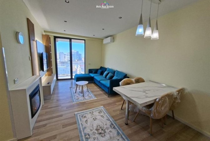 Tirane, jepet me qera apartament 2+1+Ballkon Kati 6, 94 m² 1.500 € (Gold Tower)