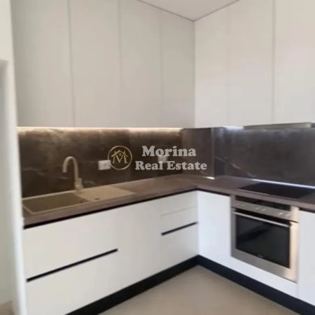 Tirane, jepet me qera apartament 1+1 Kati 8, 65 m² 400 € (Rruga 5 Maji)