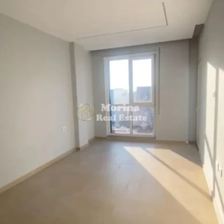 Tirane, jepet me qera apartament 1+1 Kati 8, 65 m² 400 € (Rruga 5 Maji)
