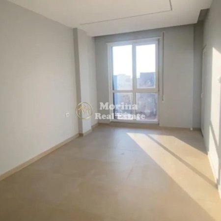 Tirane, jepet me qera apartament 1+1 Kati 8, 65 m² 400 € (Rruga 5 Maji)