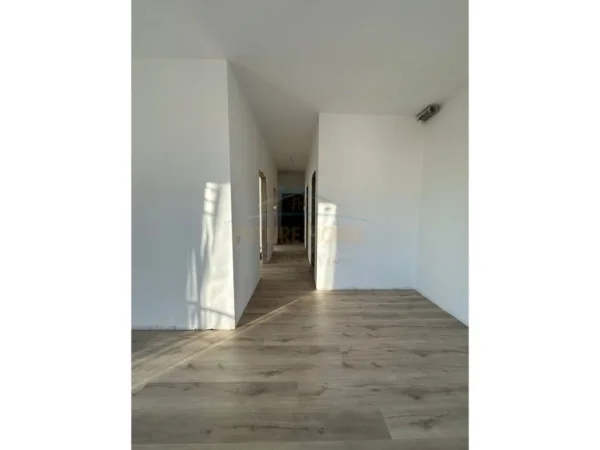 Tirane, shitet apartament 2+1 Kati 7, 82 m² 123.000 € (Rruga 5 Maji)